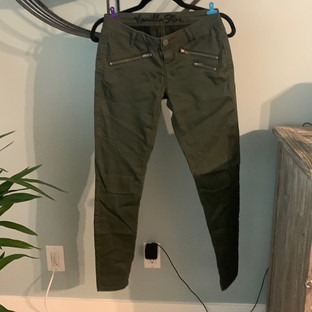 Army green low rise pant